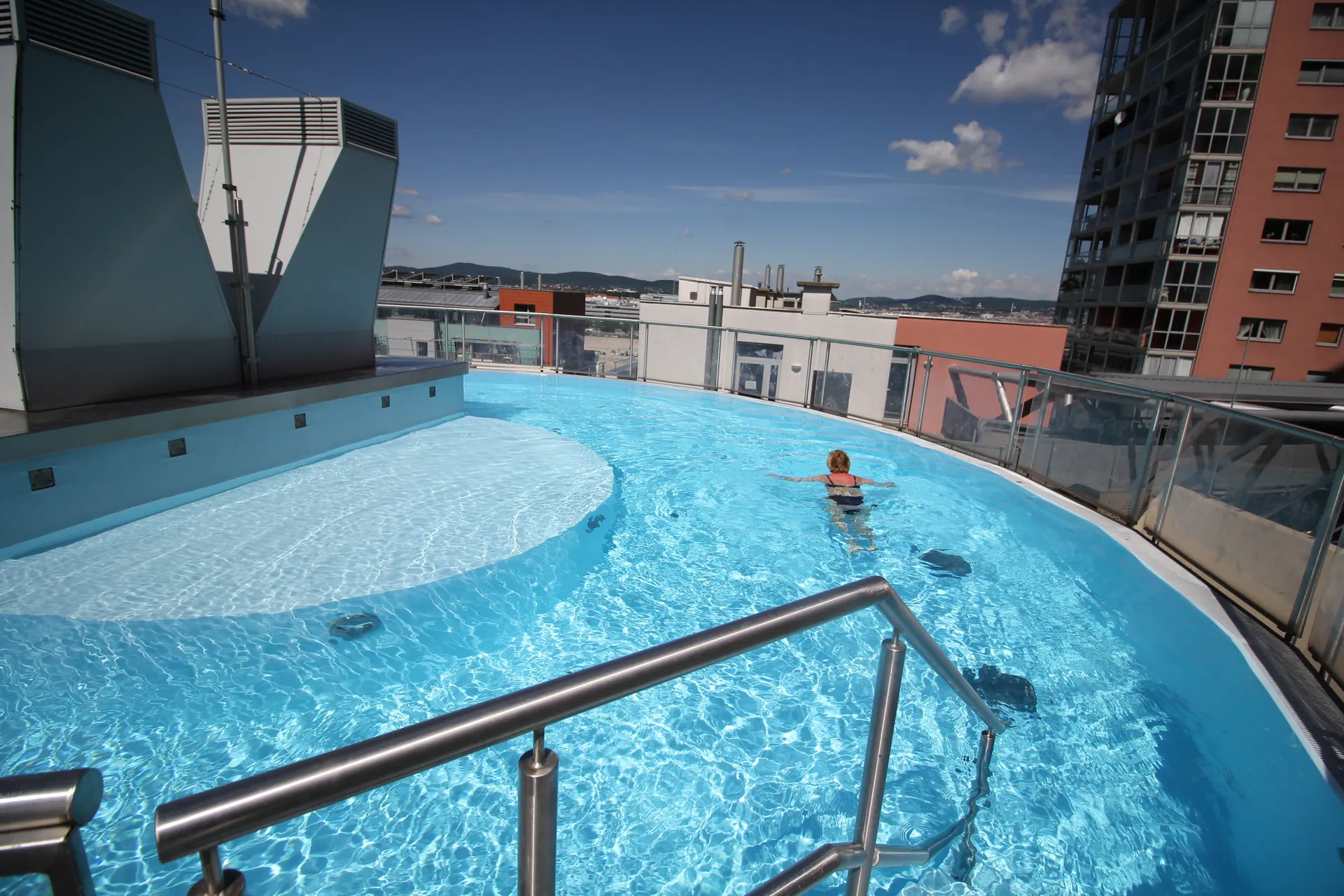 Wien Neubau dachpool Aussicht – Immobilienmakler Wien | IZY Immobilien Wien Neubau dachpool Aussicht – Immobilienmakler Wien | IZY Immobilien