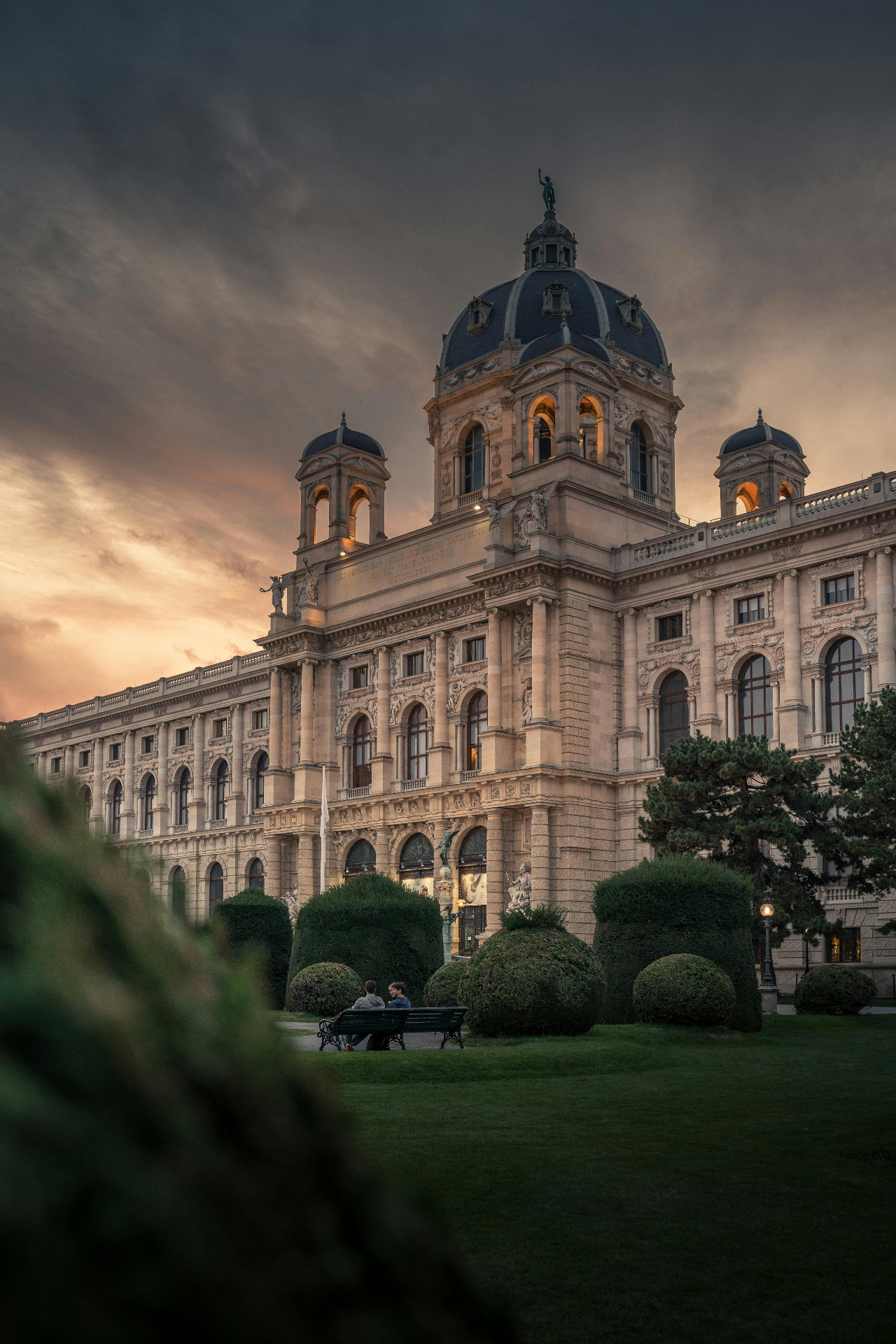 Wien Museumsquartier bei Sonnenuntergang – Scheidungsimmobilie Wien neutral verkauft mit IZY-Immobilien