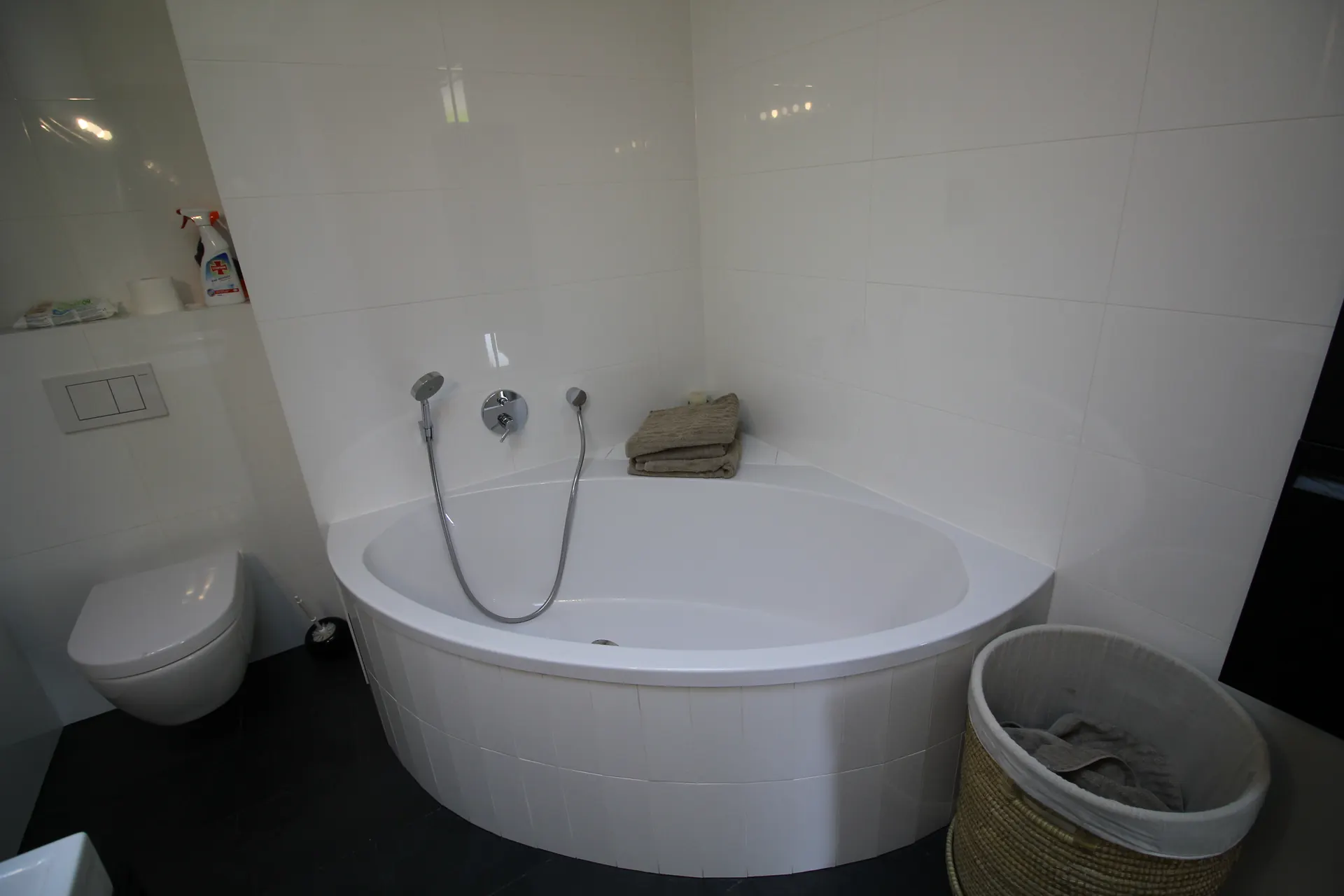 Haus Wien Badezimmer freistehende wanne – Immobilienmakler Wien | IZY Immobilien Haus Wien Badezimmer freistehende wanne – Immobilienmakler Wien | IZY Immobilien