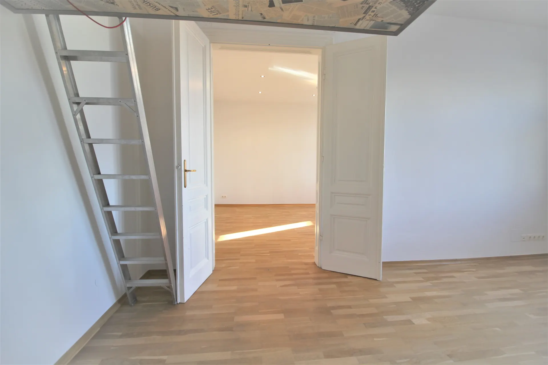 Penthouse Wien Zimmer leer hell – Immobilienmakler Wien | IZY Immobilien Penthouse Wien Zimmer leer hell – Immobilienmakler Wien | IZY Immobilien