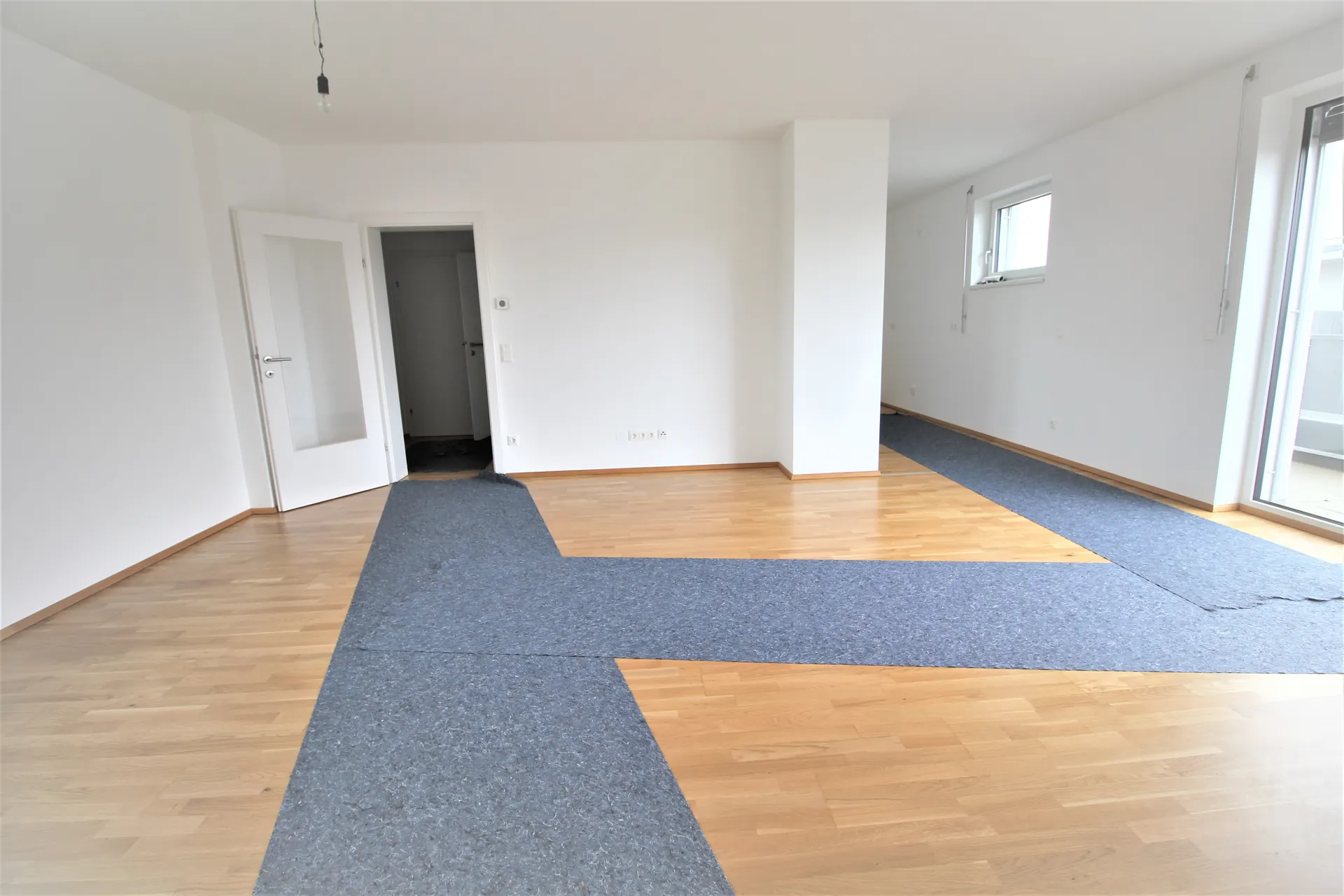 Penthouse Wien Zimmer leer parkett – Immobilienmakler Wien | IZY Immobilien