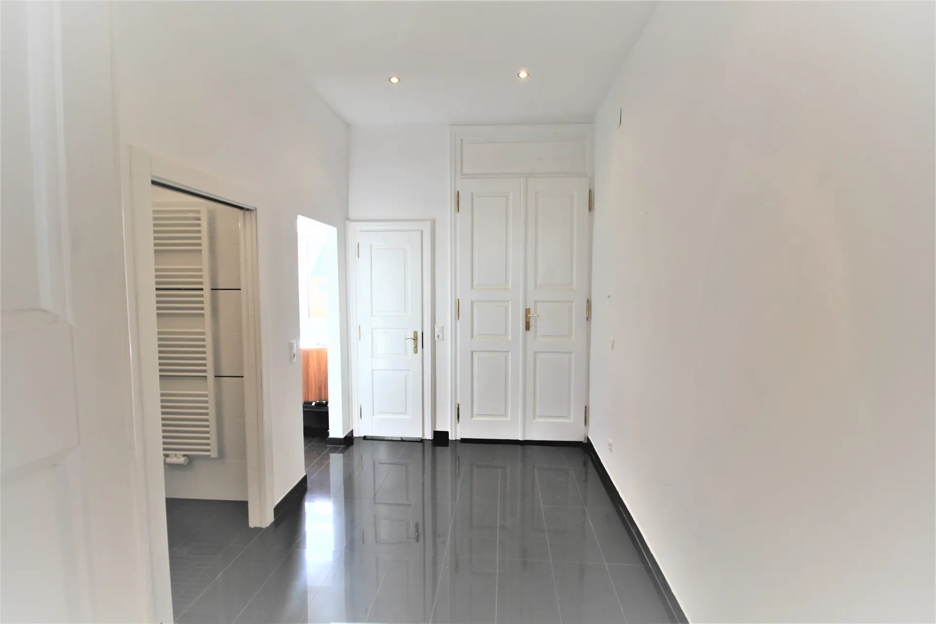 Penthouse Wien flur Eingang – Immobilienmakler Wien | IZY Immobilien Penthouse Wien flur Eingang – Immobilienmakler Wien | IZY Immobilien