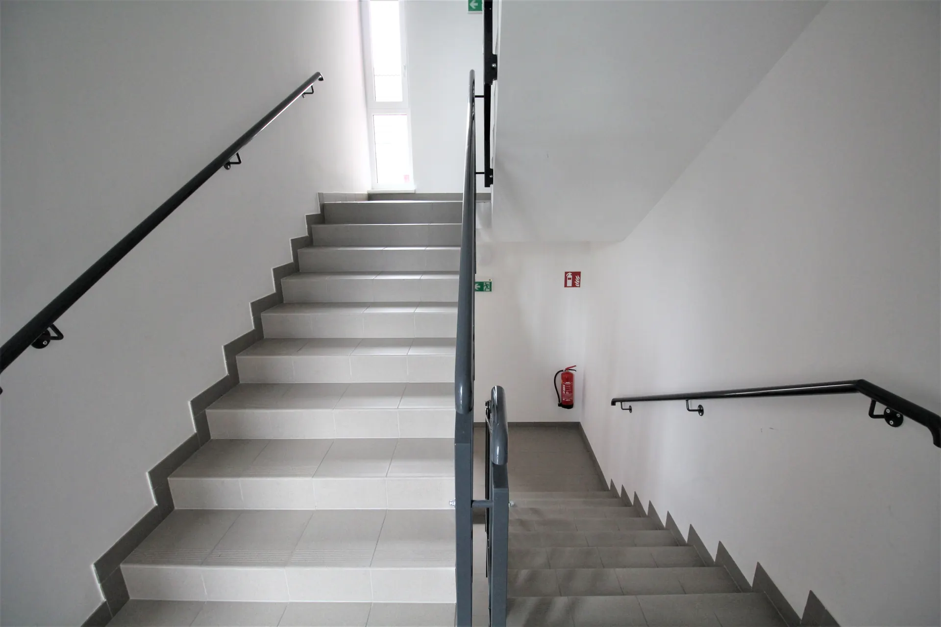 Haus Wien treppenhaus hell – Immobilienmakler Wien | IZY Immobilien Haus Wien treppenhaus hell – Immobilienmakler Wien | IZY Immobilien