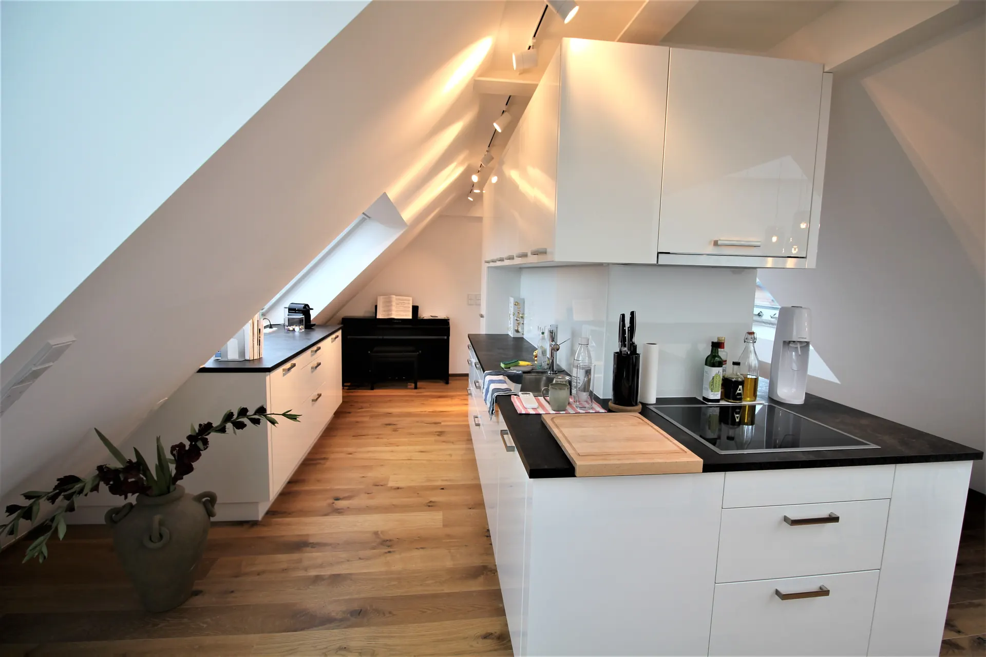 Dachgeschoss Wien Kücheninsel – Immobilienmakler Wien | IZY Immobilien Dachgeschoss Wien Kücheninsel – Immobilienmakler Wien | IZY Immobilien