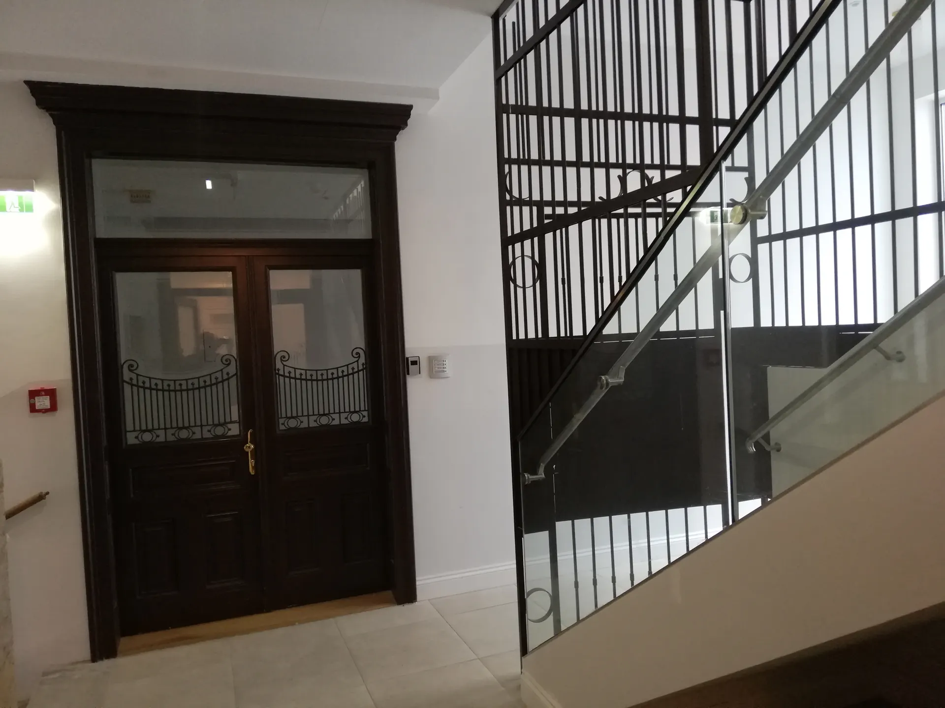 Altbau Wien haustür stilvoll – Immobilienmakler Wien | IZY Immobilien Altbau Wien haustür stilvoll – Immobilienmakler Wien | IZY Immobilien