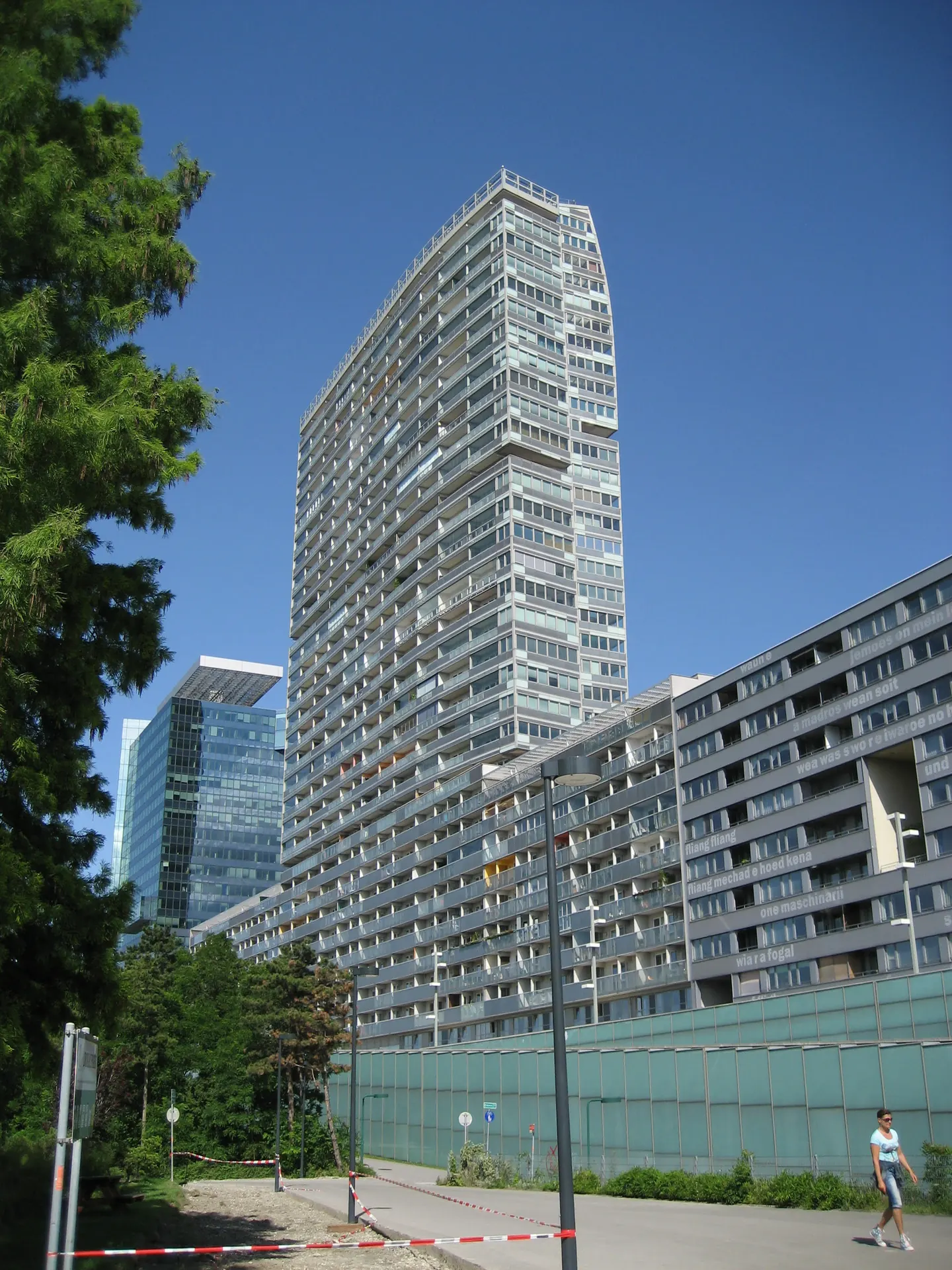 Wien Hochhaus Neubau Aussicht – Immobilienmakler Wien | IZY Immobilien Wien Hochhaus Neubau Aussicht – Immobilienmakler Wien | IZY Immobilien
