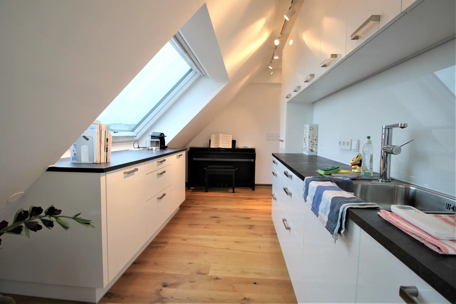 Dachgeschoss Wien Küche offen – Immobilienmakler Wien | IZY Immobilien Dachgeschoss Wien Küche offen – Immobilienmakler Wien | IZY Immobilien