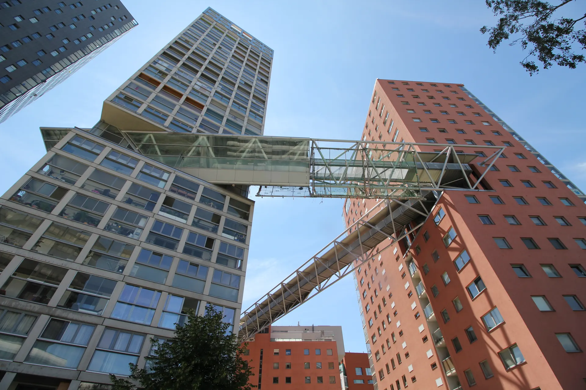 Wien Neubau Hochhaus Pool – Immobilienmakler Wien | IZY Immobilien Wien Neubau Hochhaus Pool – Immobilienmakler Wien | IZY Immobilien