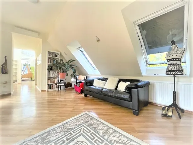 Dachgeschoss Loft Wien wohnraum hell – Immobilienmakler Wien | IZY Immobilien Dachgeschoss Loft Wien wohnraum hell – Immobilienmakler Wien | IZY Immobilien